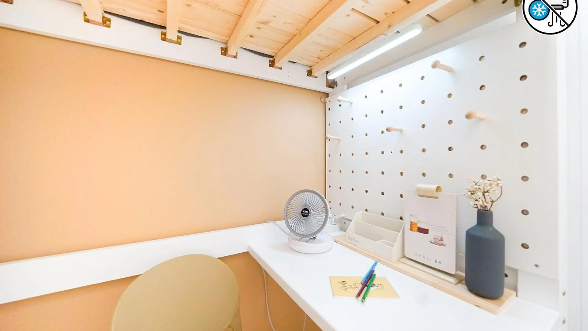 Shared Room At Lockhart Road 414 Hong Kong